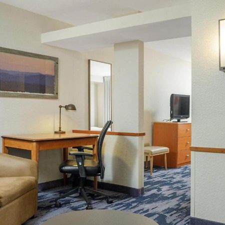 Fairfield Inn & Suites By Marriott Педука Екстер'єр фото