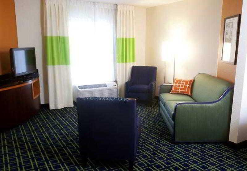 Fairfield Inn & Suites By Marriott Педука Екстер'єр фото