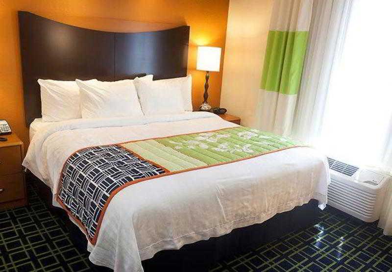 Fairfield Inn & Suites By Marriott Педука Номер фото