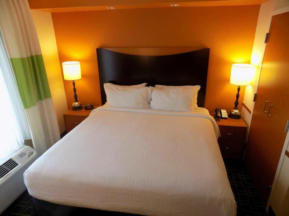 Fairfield Inn & Suites By Marriott Педука Екстер'єр фото