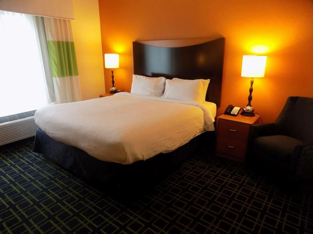 Fairfield Inn & Suites By Marriott Педука Екстер'єр фото
