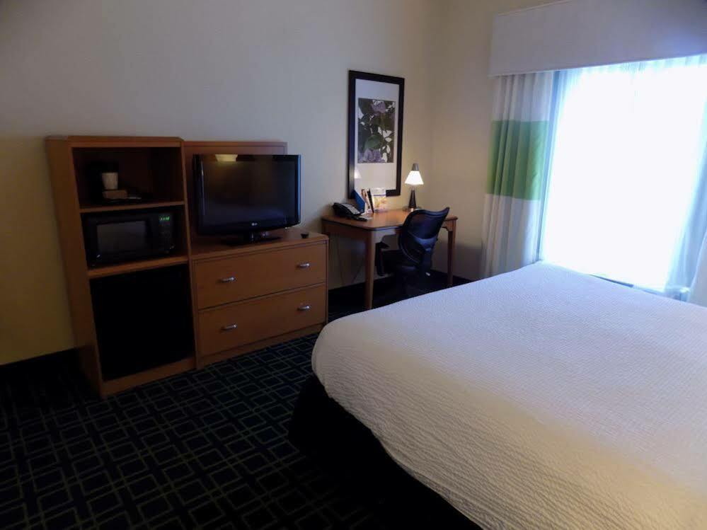 Fairfield Inn & Suites By Marriott Педука Екстер'єр фото