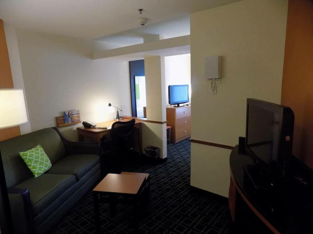 Fairfield Inn & Suites By Marriott Педука Екстер'єр фото